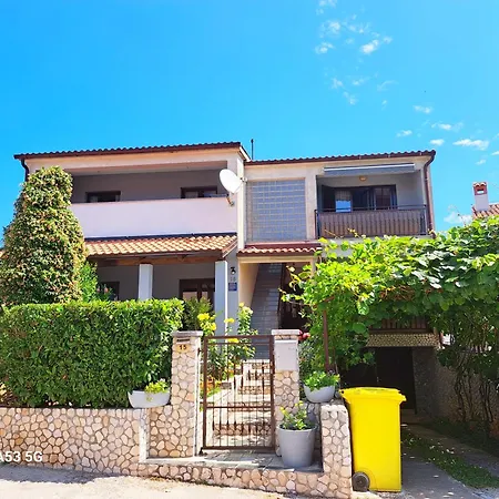 Aparments Orange & Blue 파자나