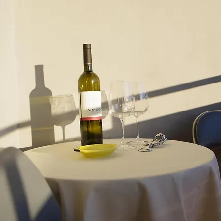 Aparments Orange & Blue 파자나