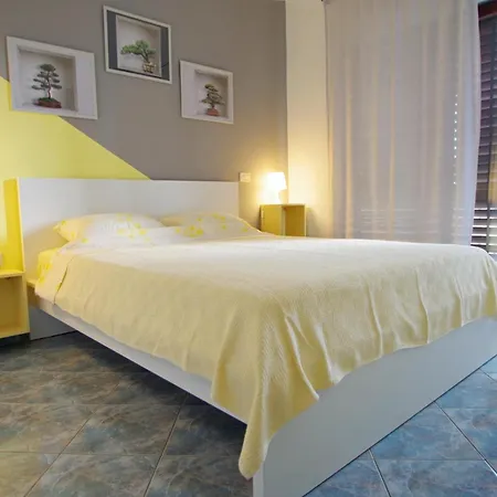 Aparments Orange & Blue