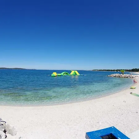 Aparments Orange & Blue 파자나